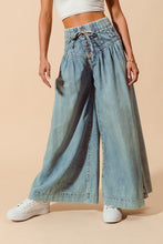 Load image into Gallery viewer, WIDE LEG JEANS