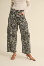 Load image into Gallery viewer, Leopard Print Barrel Jeans