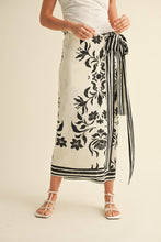 Load image into Gallery viewer, Floral Print Linen Wrap Skirt